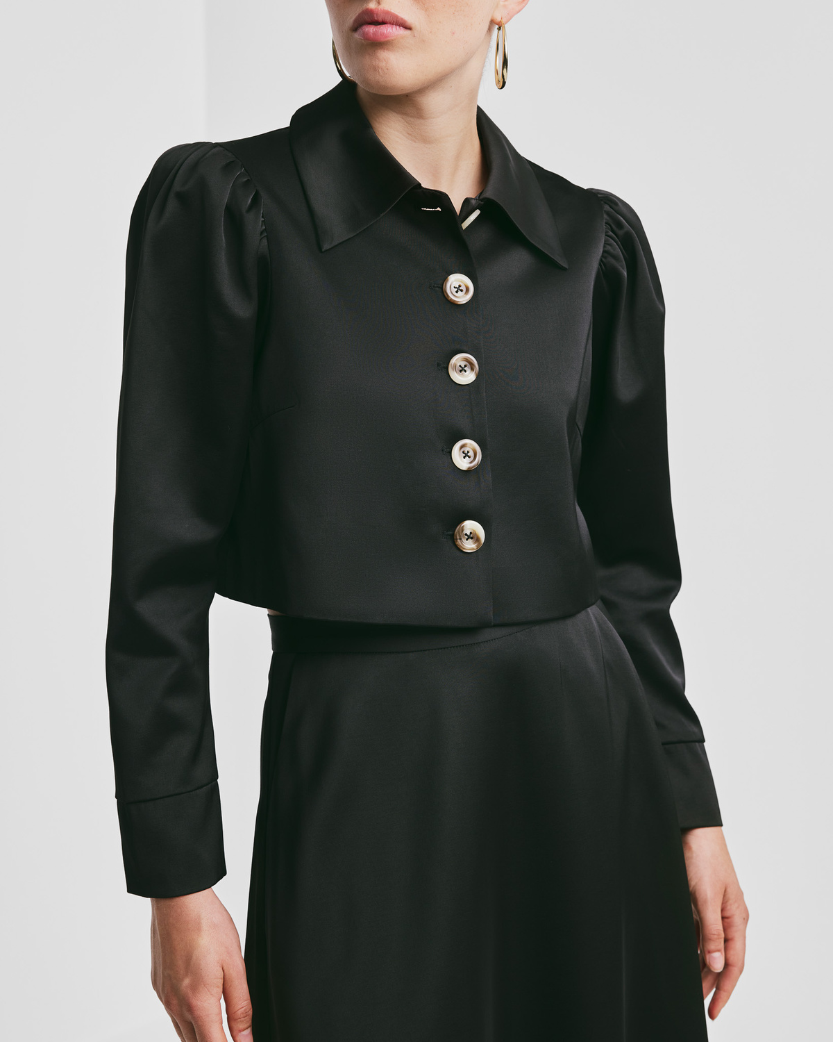 byTiMo | Tailored Satin Cropped Jacket - Black