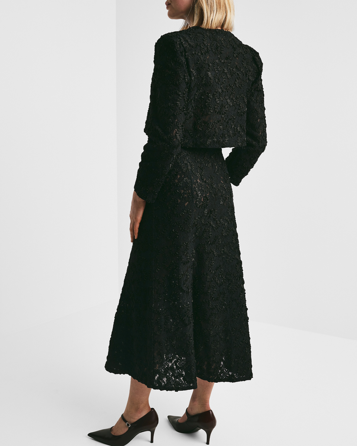 新品未使用【hibiniti】volume sleeve lace jacket Single-breasted jacket with lace sleeves ultrablack | Calliope